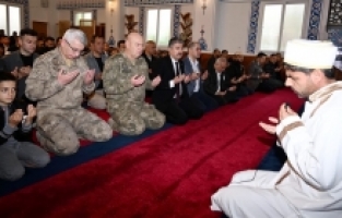 Deprem şehitleri için mevlit okundu