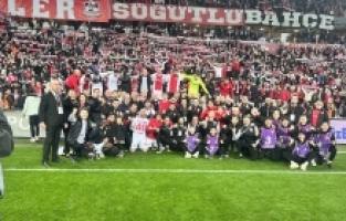 Samsunspor taraftarları, SEFO'nun takıma verdiği destekle coştu