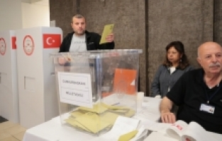 Sınır kapılarında oy verme işlemi başladı