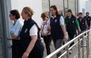 Adana'da depremzede seçmenlere hakaret iddiasına 8 gözaltı