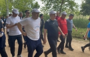 Adana'da “Sağlık İçin Hareket Et Günü“ yürüyüşü düzenlendi