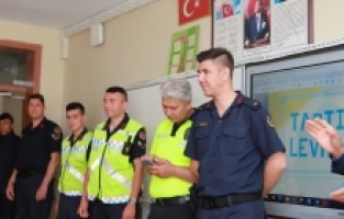 Akseki'de ilkokul öğrencilerine trafik eğitimi verildi