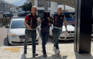 Alanya'da annesini öldürüp cesedini gardıroba saklayan zanlı tutuklandı