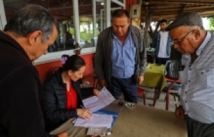 Antalya'da üreticilere kaolin kili dağıtıldı