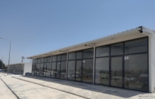 Hatay'da yapımı tamamlanan 96 prefabrik iş yerinin anahtarı teslim edildi