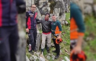 Isparta'da kayalıklarda mahsur kalan çoban ve iki keçisi kurtarıldı
