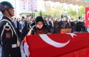 Nevşehir'de otomobilin çarptığı jandarma personeli şehit oldu