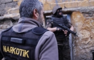 Osmaniye'de uyuşturucu operasyonlarında 22 zanlı yakalandı