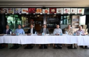 Vali Dr. Erdinç Yılmaz, basın mensuplarıyla bir araya geldi