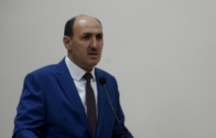 Adana'da üreticilere Akdeniz meyve sineğine karşı tuzak dağıtıldı