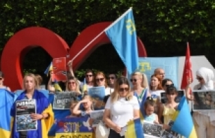 Adana'da yaşayan Ukraynalılar, Rusya'nın saldırılarına tepki gösterdi