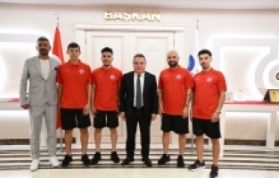 Antalya Ayak Tenisi Takımı Türkiye Şampiyonası'na gidiyor