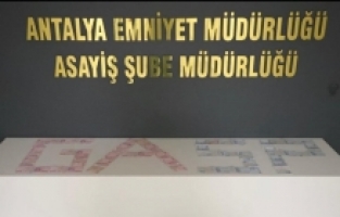 Antalya'da durdurdukları aracın sürücüsünü gasbeden 3 zanlı tutuklandı