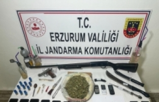 Erzurum merkezli 5 ilde düzenlenen uyuşturucu operasyonda 99 şüpheli yakalandı
