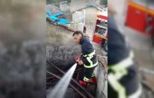 Hatay'da yangına müdahale ederken elektrik akımına kapılan itfaiye eri öldü
