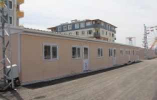 Hatay'da yapımı tamamlanan 200 prefabrik iş yerinin anahtarı teslim edildi
