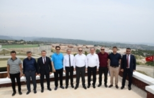 Hatayspor'un gelecek sezon Mersin'de kullanacağı tesiste hazırlıklar sürüyor