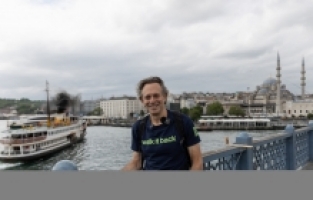 İklim krizine dikkati çekmek için Londra'dan İstanbul'a yürüdü