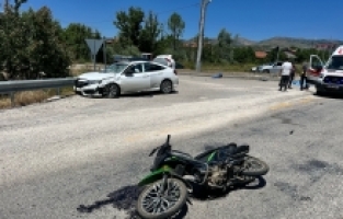 Isparta'da otomobille çarpışan motosikletin sürücüsü öldü