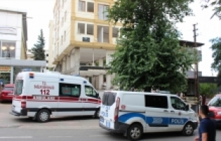 Kahramanmaraş'ta ağır hasarlı binadaki asansörün düşmesi sonucu bir kişi öldü