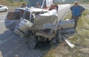 Kahramanmaraş'ta iki otomobilin çarpıştığı kazada 1 kişi öldü, 7 kişi yaralandı