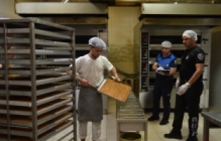 Kepez'de bayram öncesi iş yerleri denetlendi