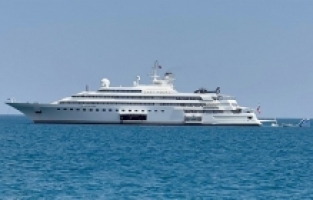 Meksikalı iş insanına ait “Lady Moura“ adlı lüks yat, Antalya açıklarına demirledi