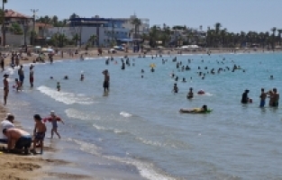 Mersin sahillerinde bayram tatili yoğunluğu başladı