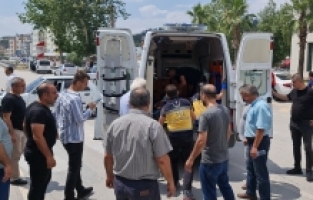 Osmaniye'de otomobilin bisiklete çarpması güvenlik kamerasında