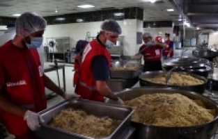 Türk Kızılay, deprem bölgesindeki yardımlarını sürüyor