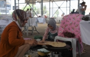 Üreten kadınlar için kurulan pazar, yeniden açıldı