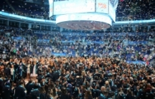 Üsküdar Üniversitesi 10'uncu yıl mezunlarını uğurladı