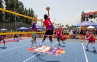 Voleybolu sokaklara taşımayı amaçlayan Red Bull Back Line başladı