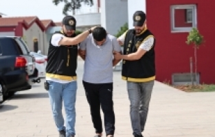 Adana'da 1 kişinin öldüğü silahlı kavgayla ilgili 2 zanlı tutuklandı