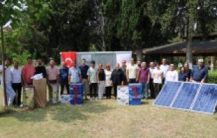 Adana'da arıcılara kovan ve malzeme desteği