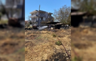 Alanya'da bahçede çıkan yangın söndürüldü