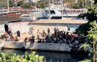 Antalya'da 84 düzensiz göçmen yakalandı