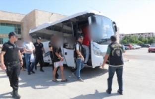 Antalya'da aranan 44 zanlı yakalandı