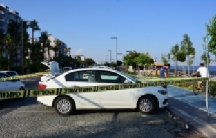Antalya'da bir kişi kiralık otomobilde ölü bulundu