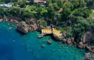 Falez plajları bayram tatilinde yoğun ilgi gördü