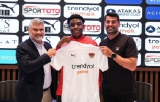 Hatayspor, orta saha oyuncusu Fisayo Dele Bashiru'yu transfer etti