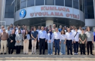 Kumluca'da YKS'de başarılı olan öğrenciler ödüllendirildi