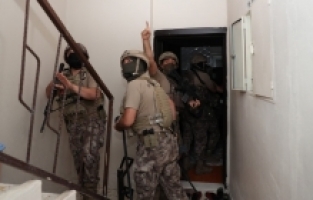 Mersin'de tefecilik operasyonunda 4 zanlı yakalandı