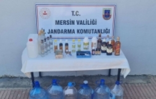 Mersin'de 1 milyon 7 bin 500 makaron ve 70 litre etil alkol ele geçirildi