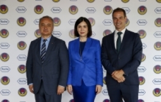 Roche Türkiye, TED iş birliğiyle depremzede çocukların eğitimine destek oluyor