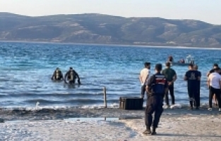 Salda Gölü'ne giren 13 yaşındaki çocuk boğuldu