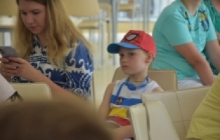 Ukrayna'da barajın patlatılması sonucu evsiz kalan yetim çocuklara Türkiye kucak açtı