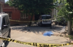 Adana'da akıma kapılarak direkten düşen elektrikçi öldü