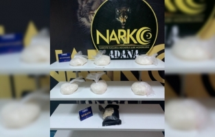 Adana'da kokain ve sentetik uyuşturucu bulunan kamyonetteki 2 zanlı tutuklandı