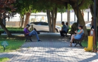 Adana'da sıcak hava etkili oldu